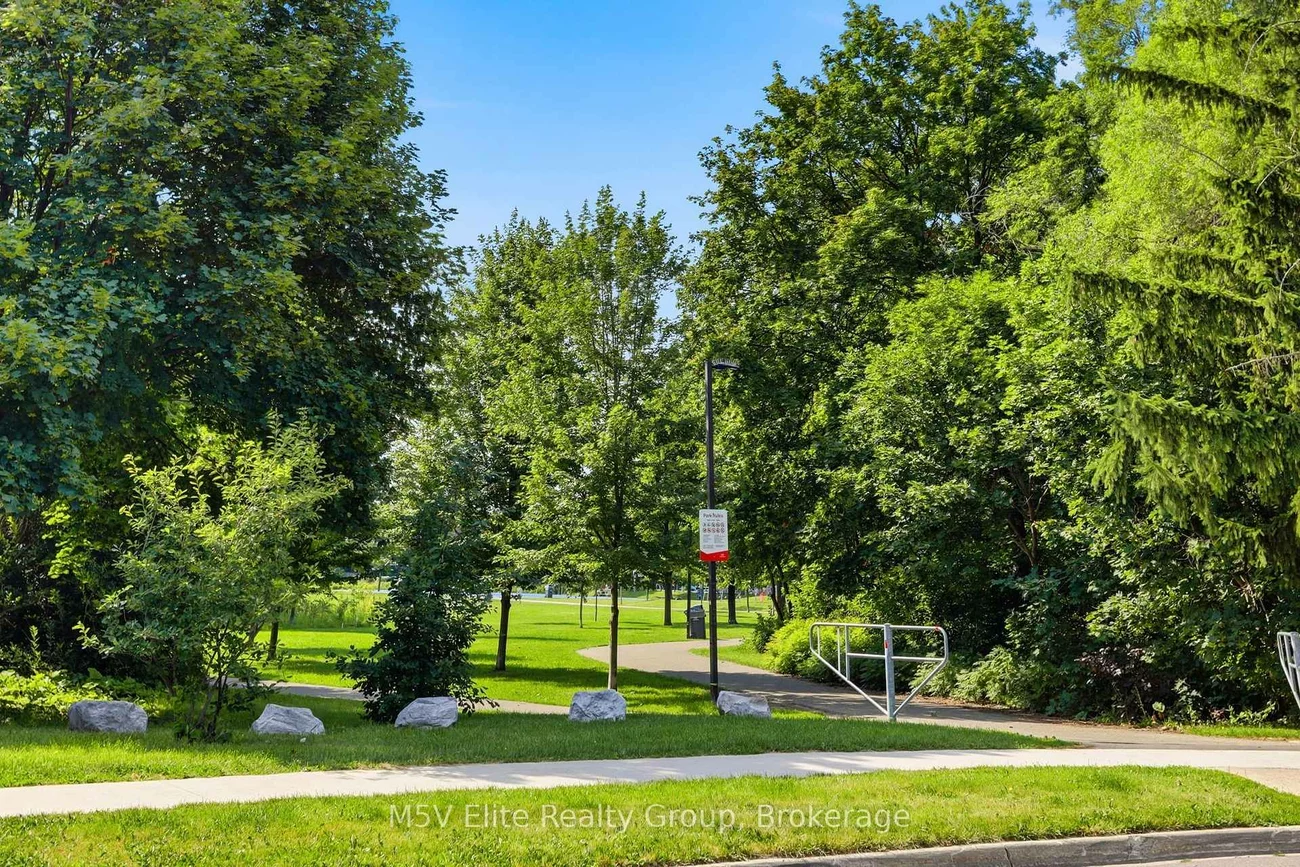 1171, Gripsholm, Applewood, Mississauga