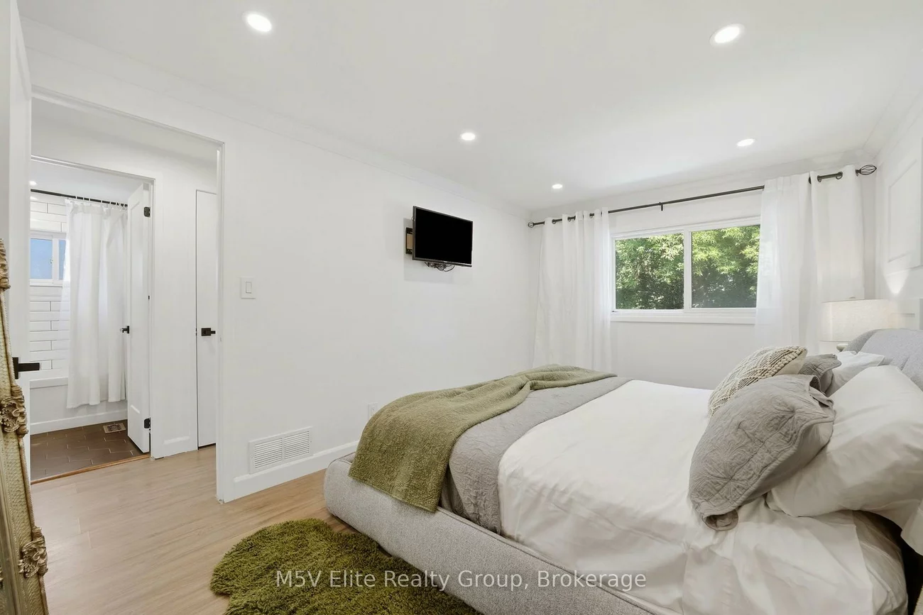 1171, Gripsholm, Applewood, Mississauga