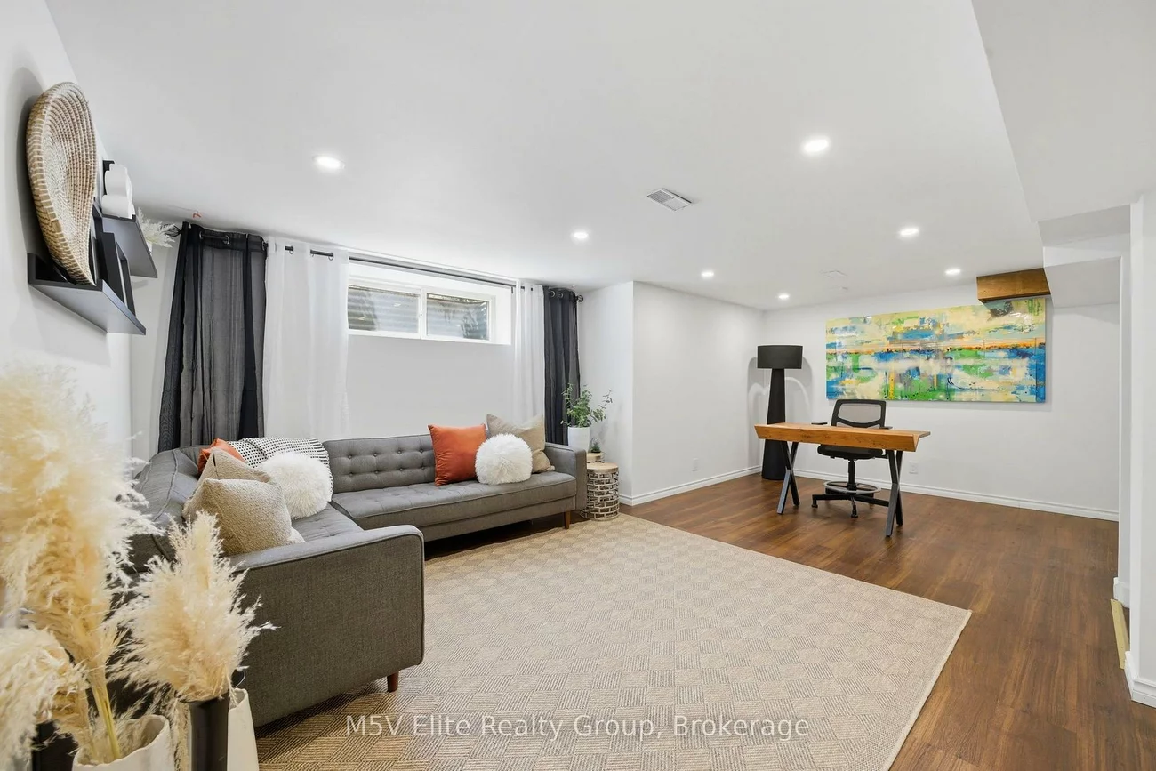1171, Gripsholm, Applewood, Mississauga