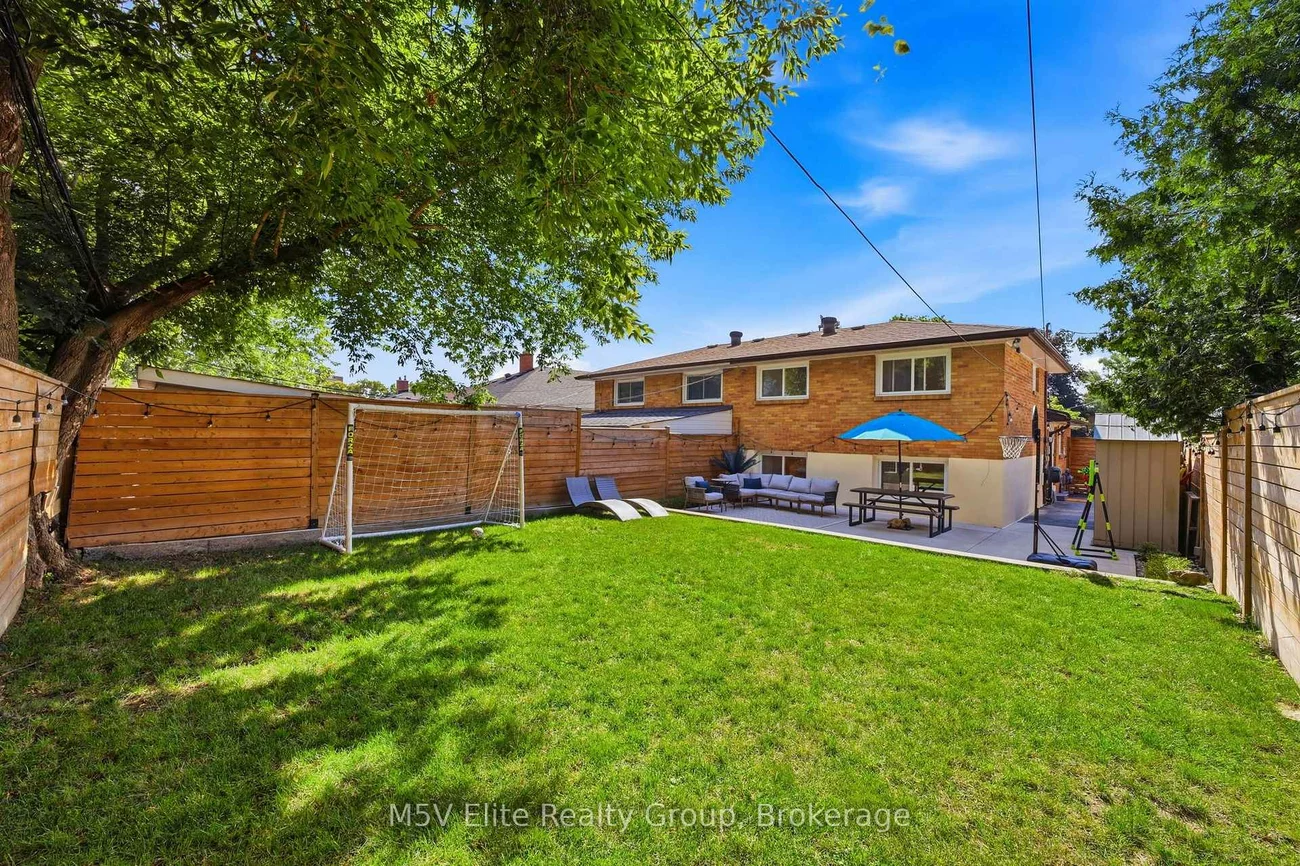1171, Gripsholm, Applewood, Mississauga