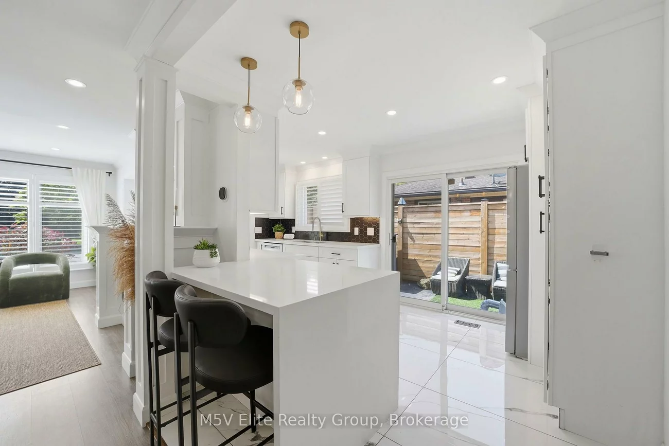 1171, Gripsholm, Applewood, Mississauga