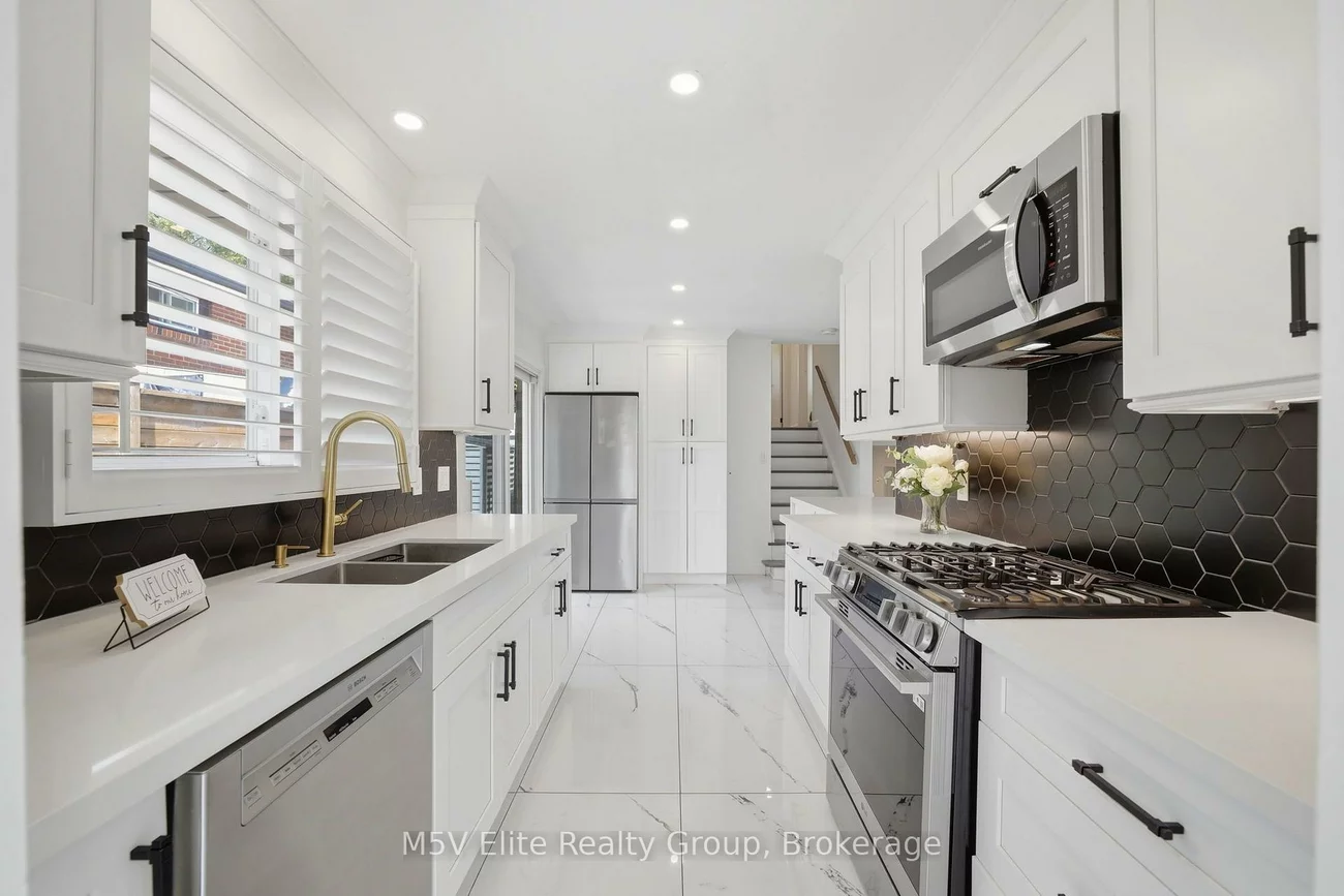 1171, Gripsholm, Applewood, Mississauga