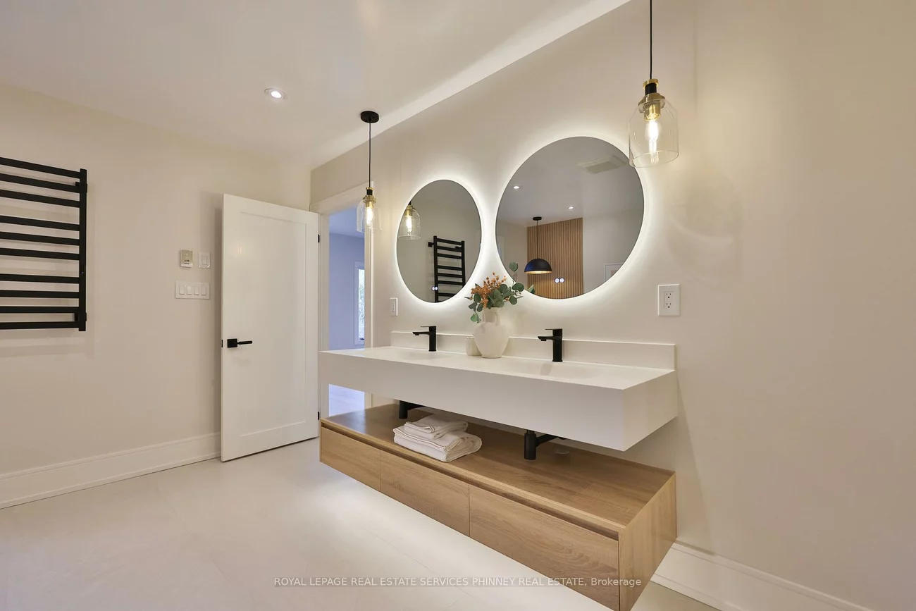 1340, Contour, Clarkson, Mississauga