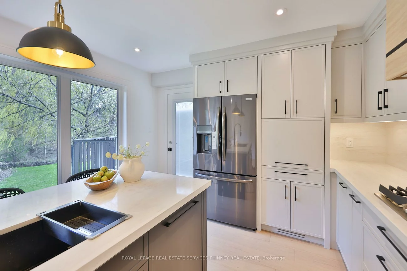 1340, Contour, Clarkson, Mississauga