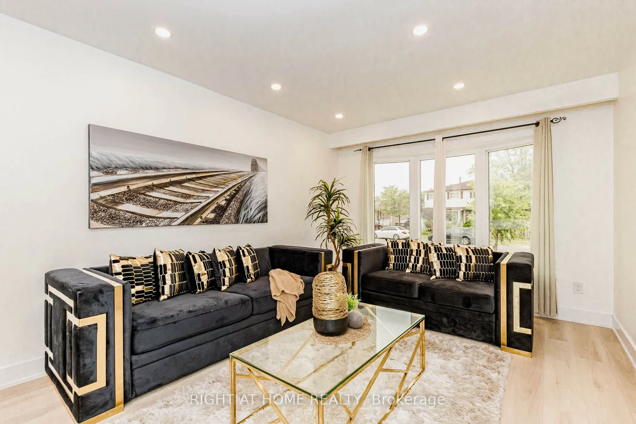 7650, Priory, Malton, Mississauga