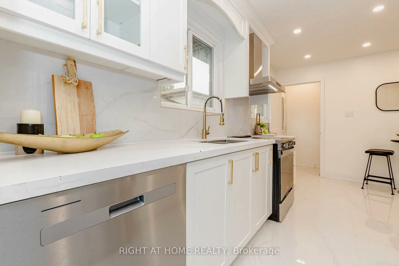 7650, Priory, Malton, Mississauga