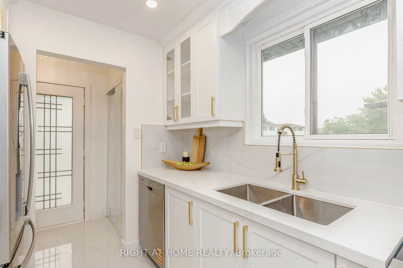 7650, Priory, Malton, Mississauga