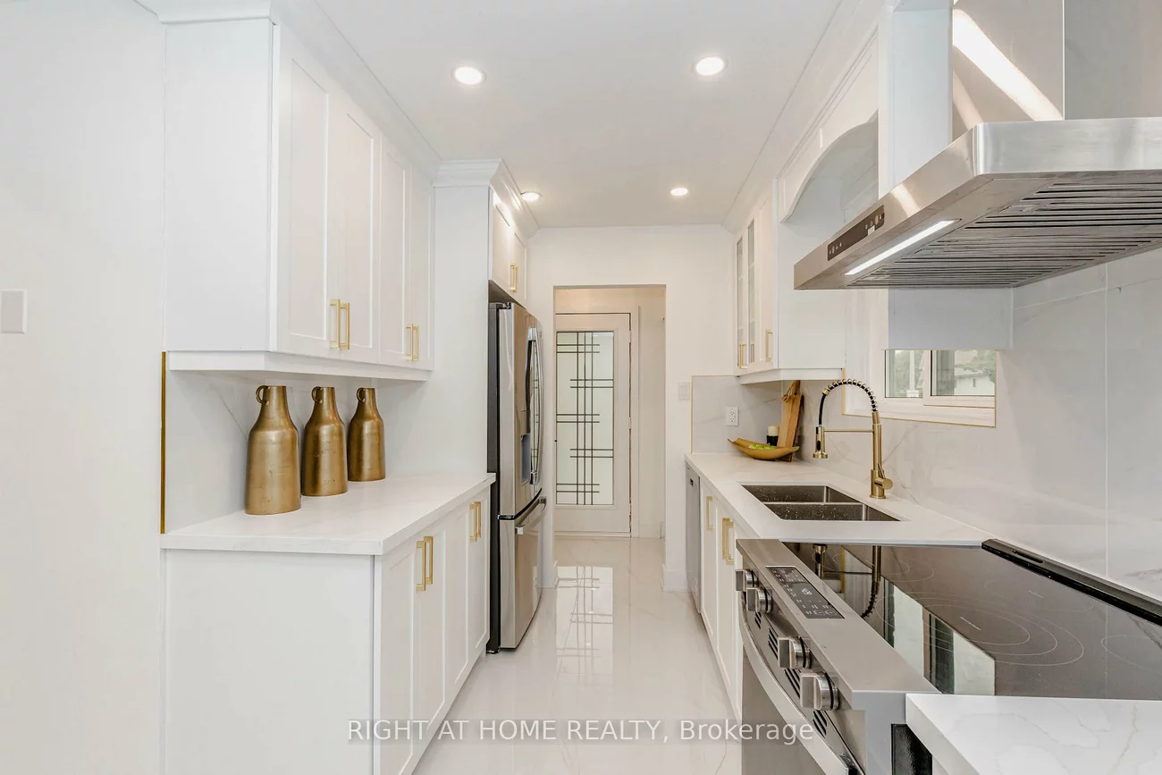 7650, Priory, Malton, Mississauga