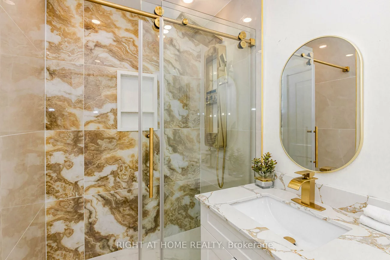 7650, Priory, Malton, Mississauga