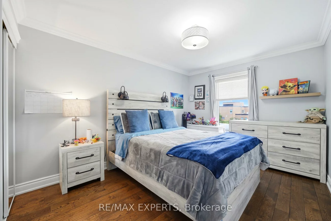 3656, Sawmill Valley, Erin Mills, Mississauga