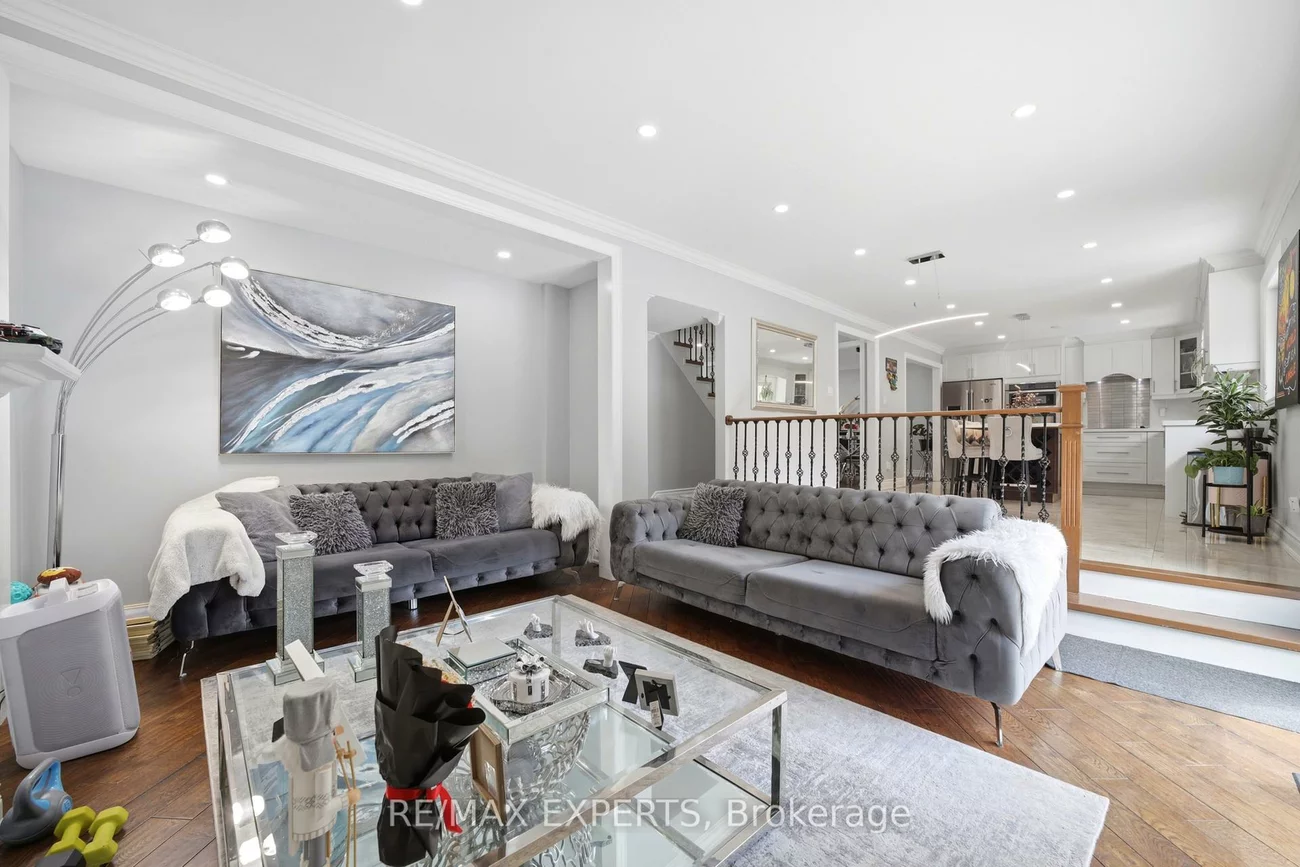 3656, Sawmill Valley, Erin Mills, Mississauga