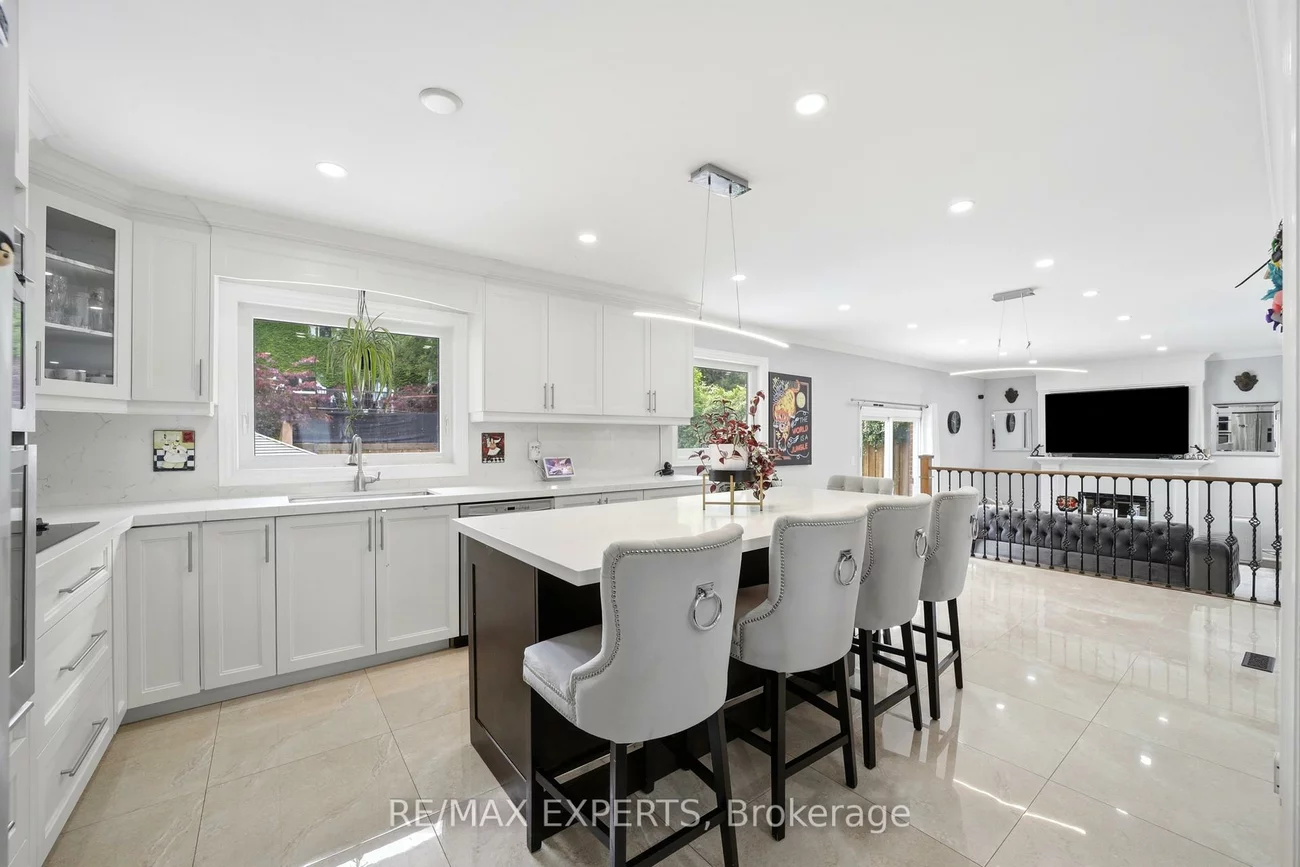 3656, Sawmill Valley, Erin Mills, Mississauga