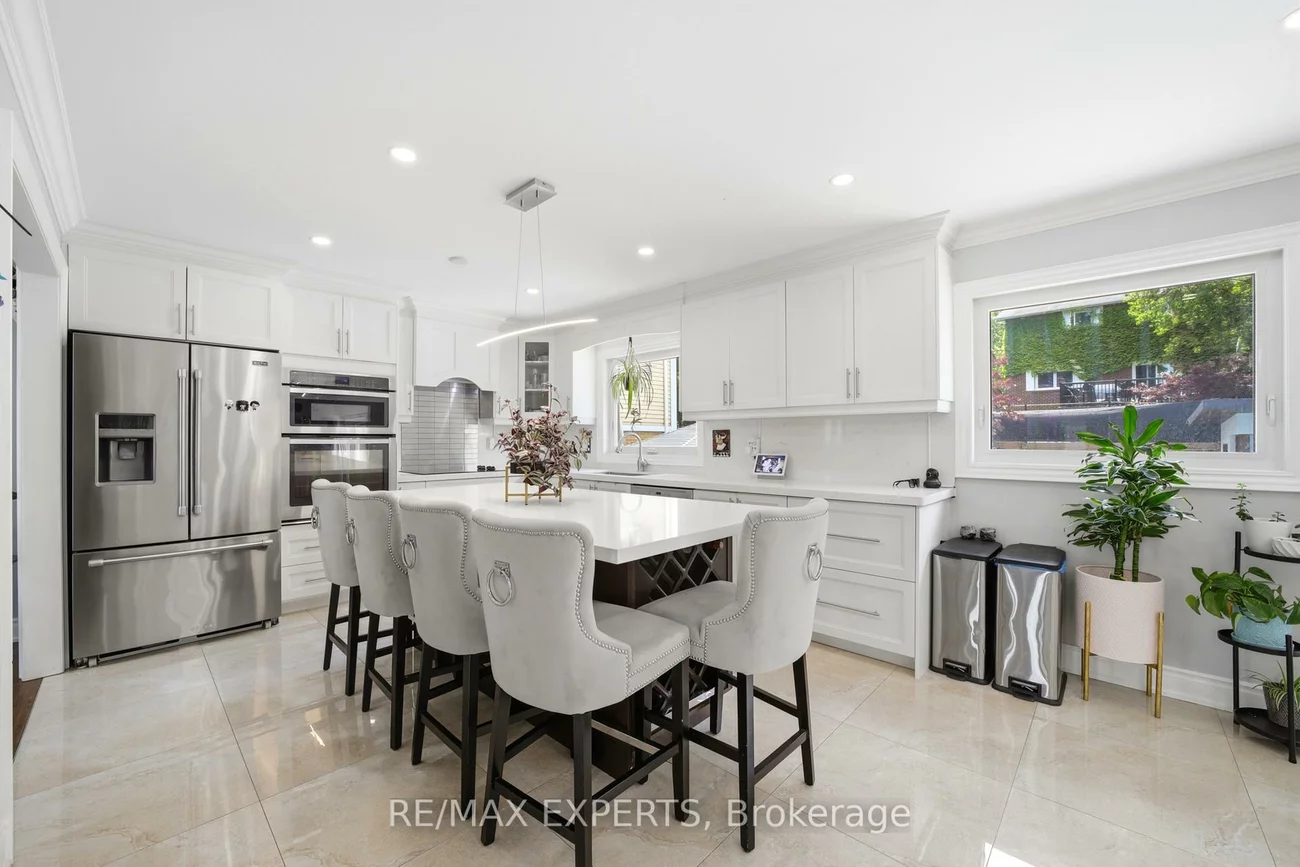 3656, Sawmill Valley, Erin Mills, Mississauga