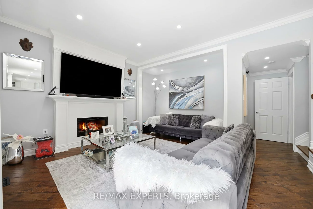 3656, Sawmill Valley, Erin Mills, Mississauga