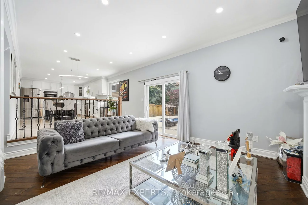 3656, Sawmill Valley, Erin Mills, Mississauga