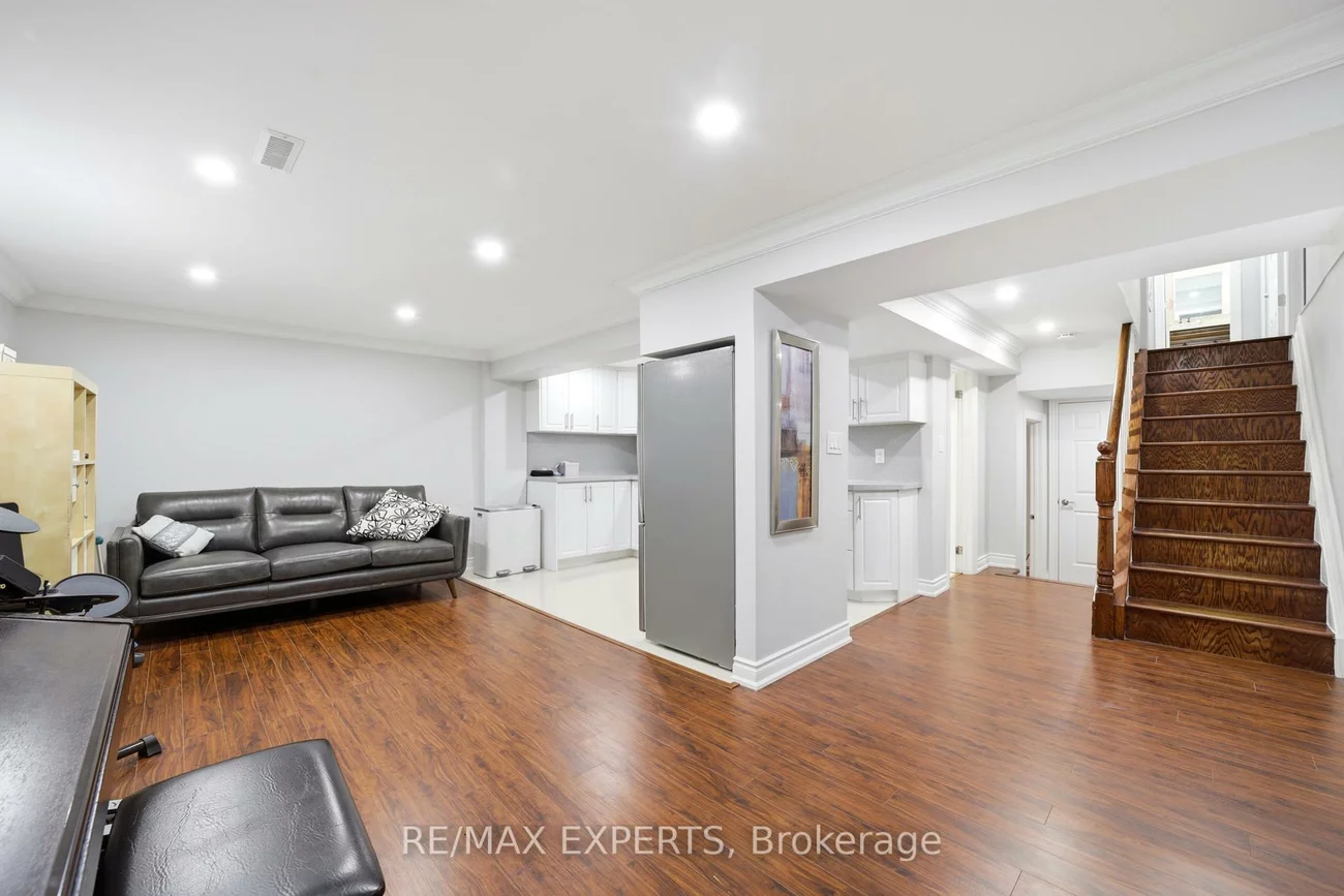 3656, Sawmill Valley, Erin Mills, Mississauga