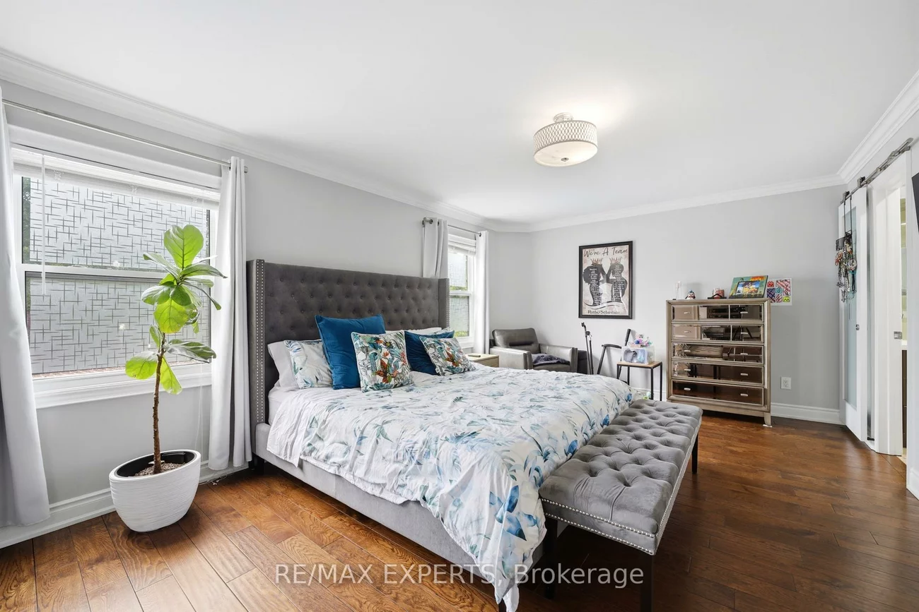 3656, Sawmill Valley, Erin Mills, Mississauga
