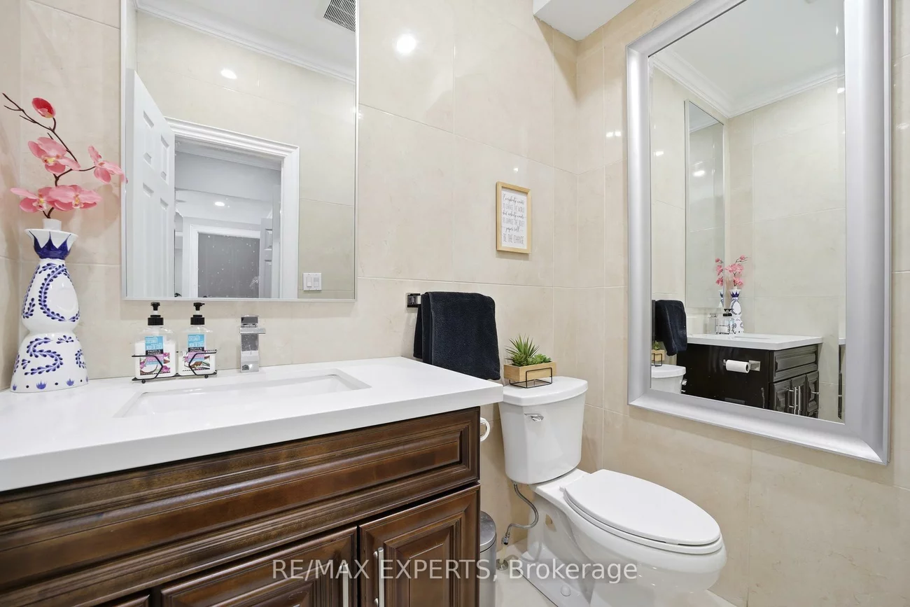3656, Sawmill Valley, Erin Mills, Mississauga