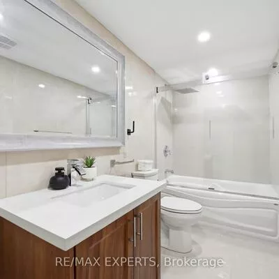 3656, Sawmill Valley, Erin Mills, Mississauga