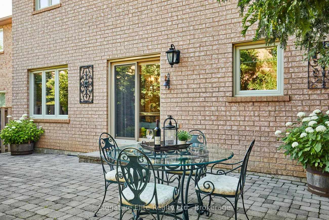 954, Mantle, East Credit, Mississauga