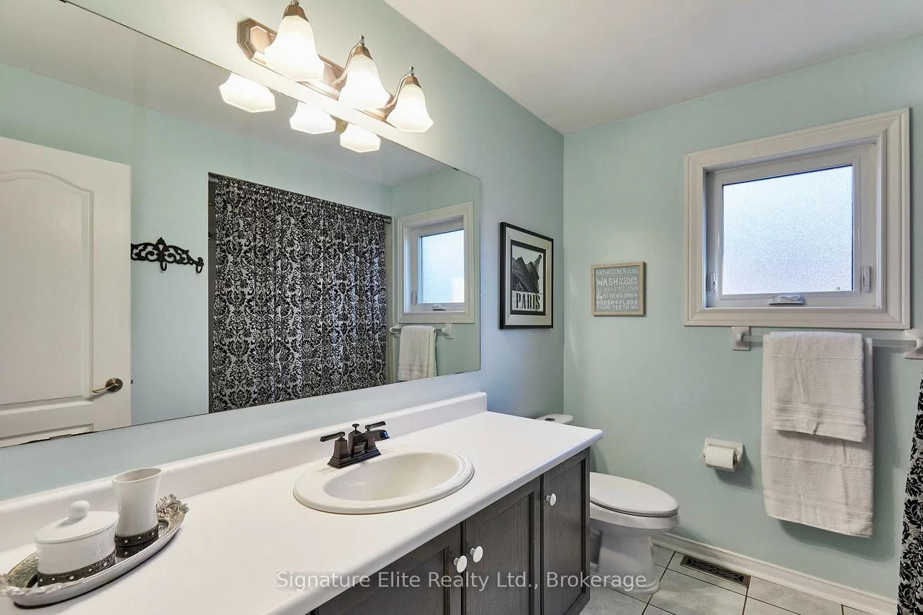 954, Mantle, East Credit, Mississauga