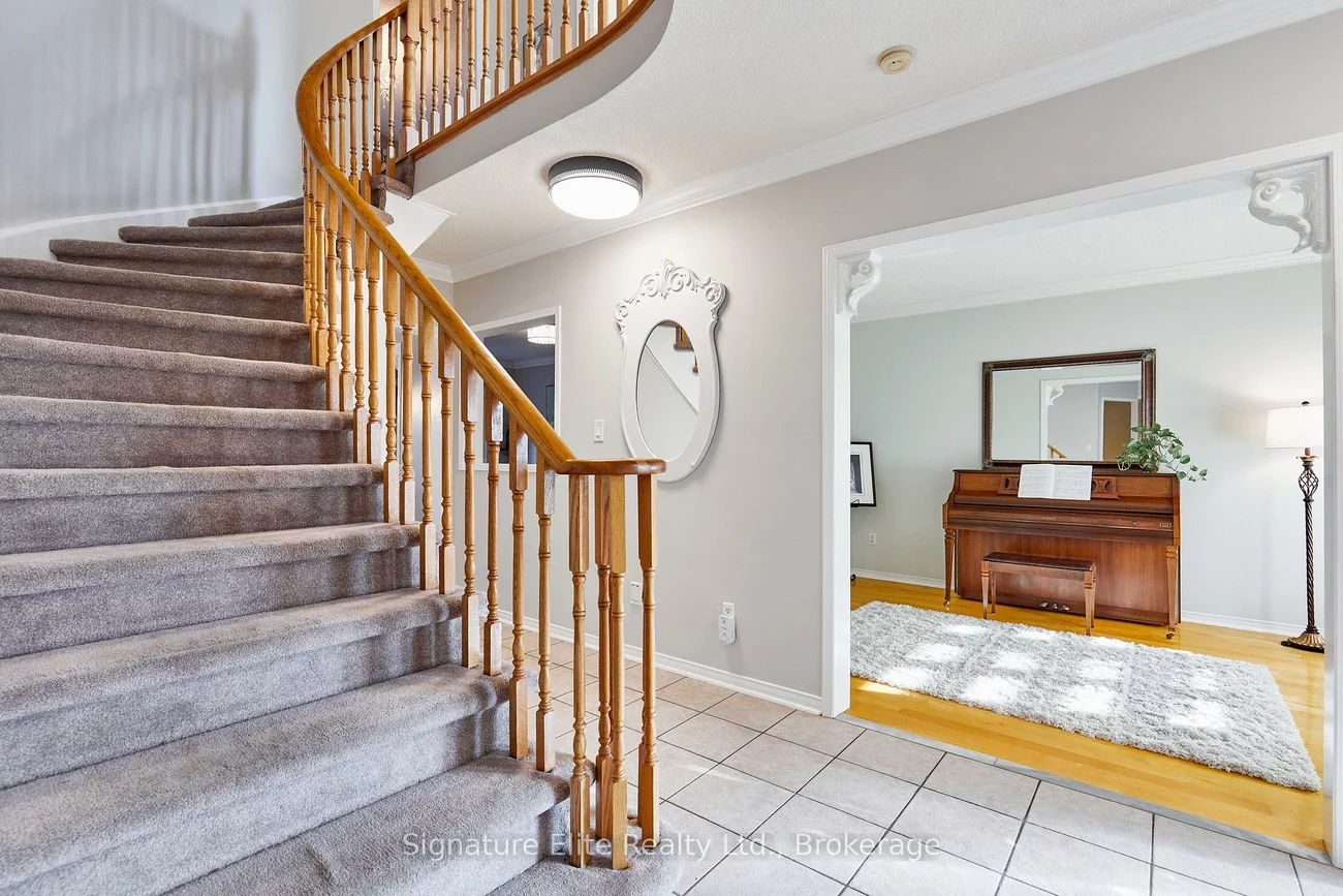954, Mantle, East Credit, Mississauga