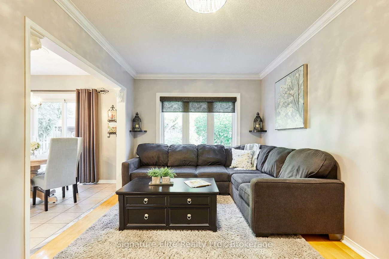 954, Mantle, East Credit, Mississauga