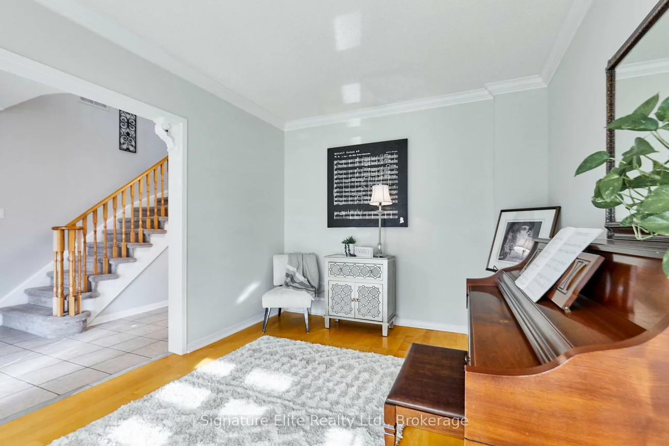 954, Mantle, East Credit, Mississauga
