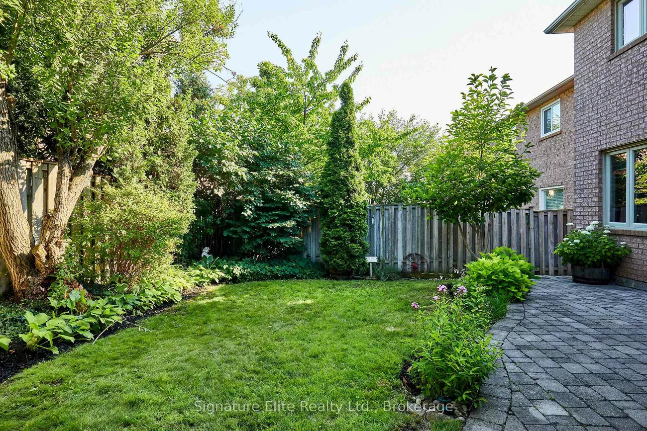 954, Mantle, East Credit, Mississauga