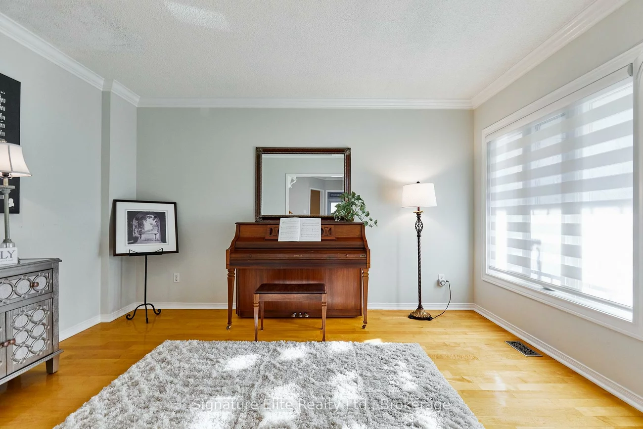 954, Mantle, East Credit, Mississauga