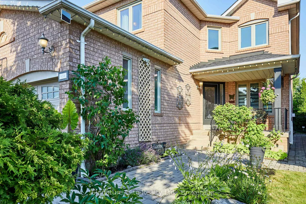 954, Mantle, East Credit, Mississauga