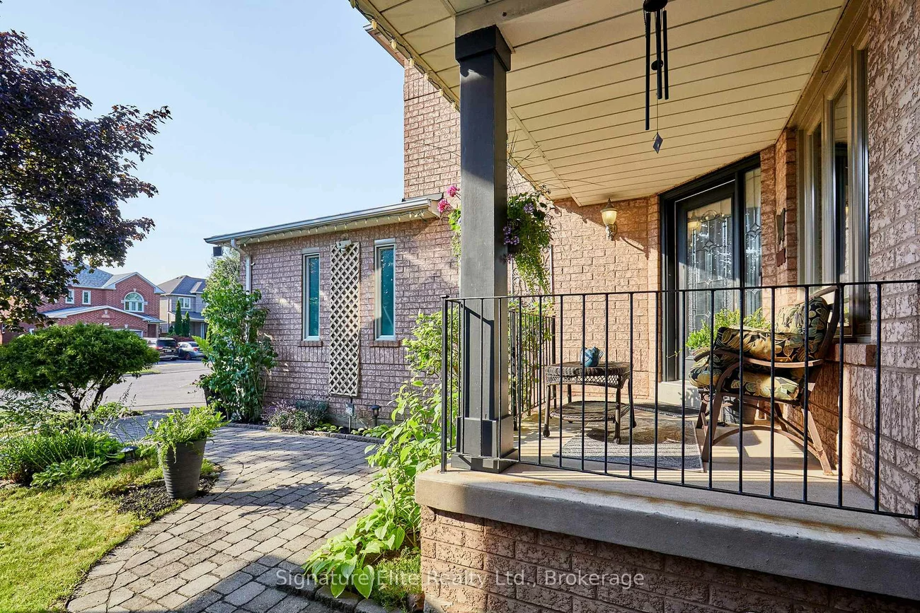 954, Mantle, East Credit, Mississauga