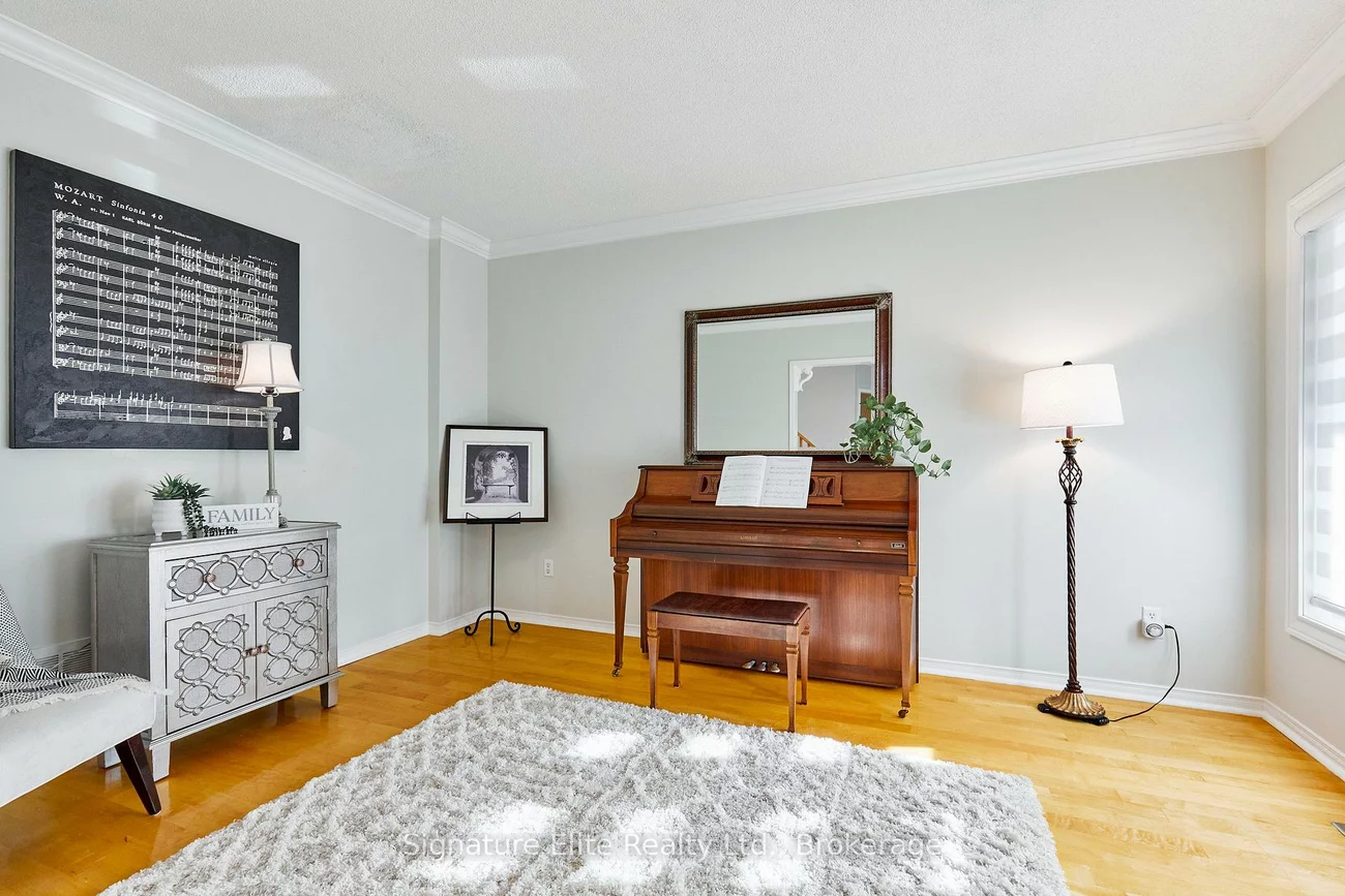 954, Mantle, East Credit, Mississauga