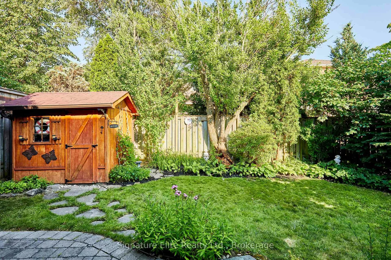 954, Mantle, East Credit, Mississauga