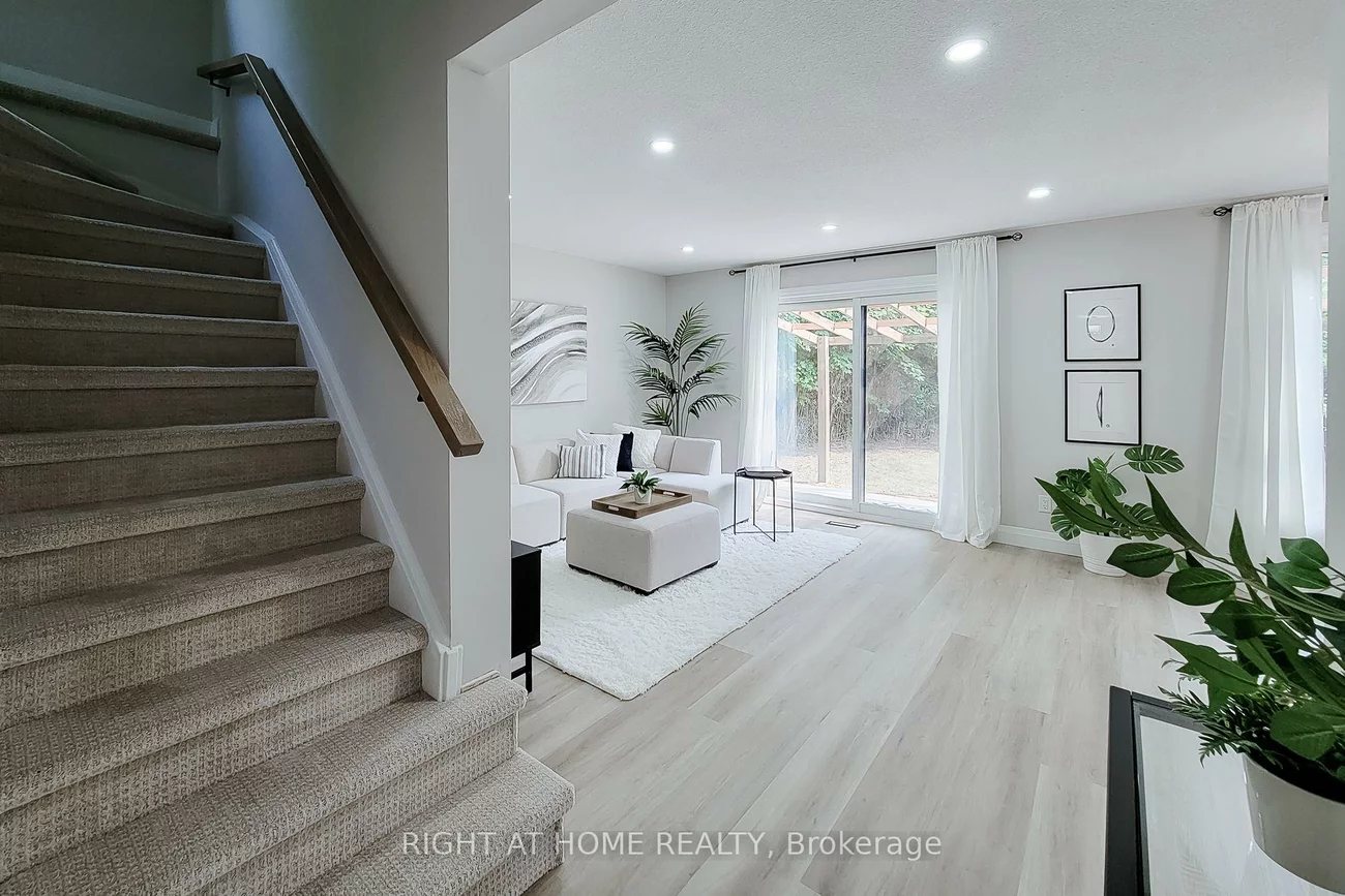 3574, Autumnleaf, Erin Mills, Mississauga