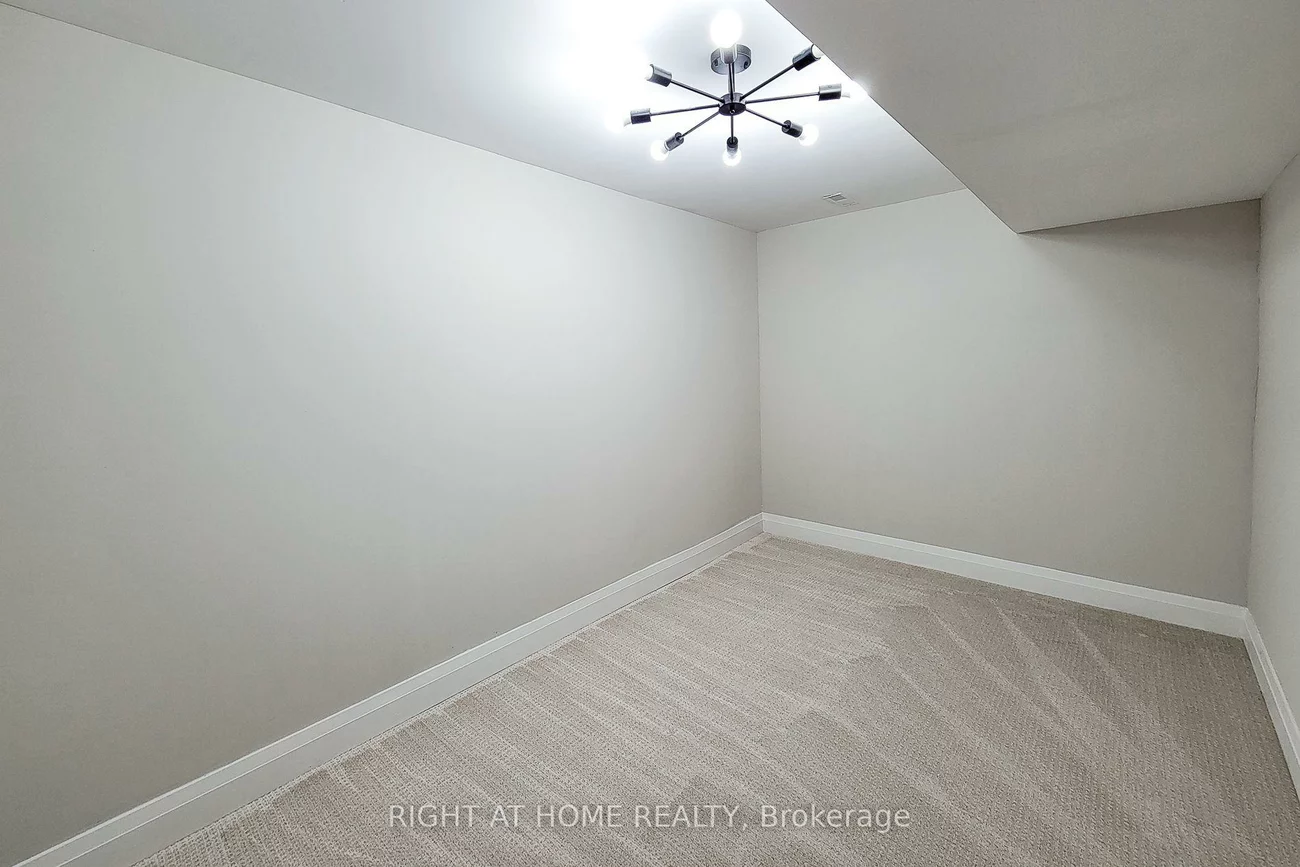 3574, Autumnleaf, Erin Mills, Mississauga