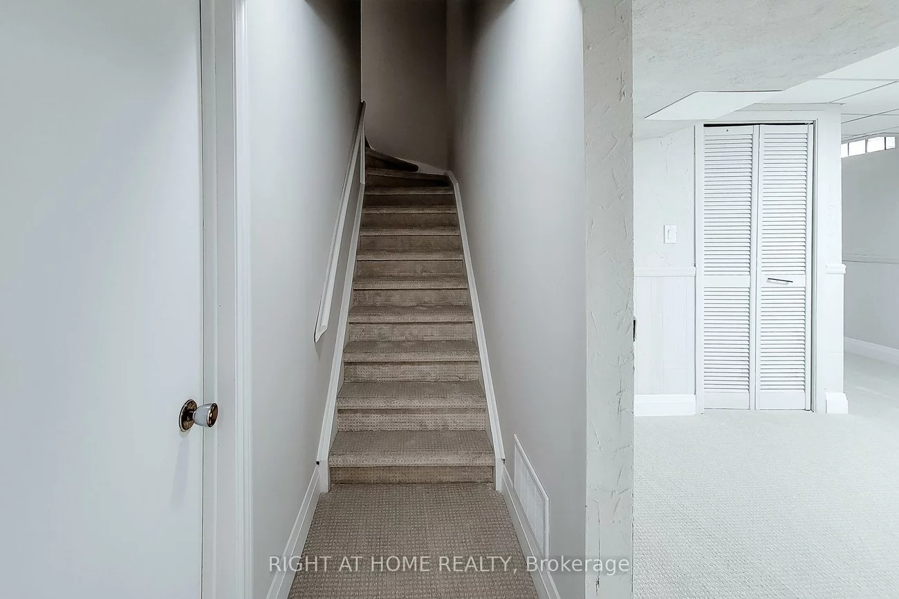 3574, Autumnleaf, Erin Mills, Mississauga
