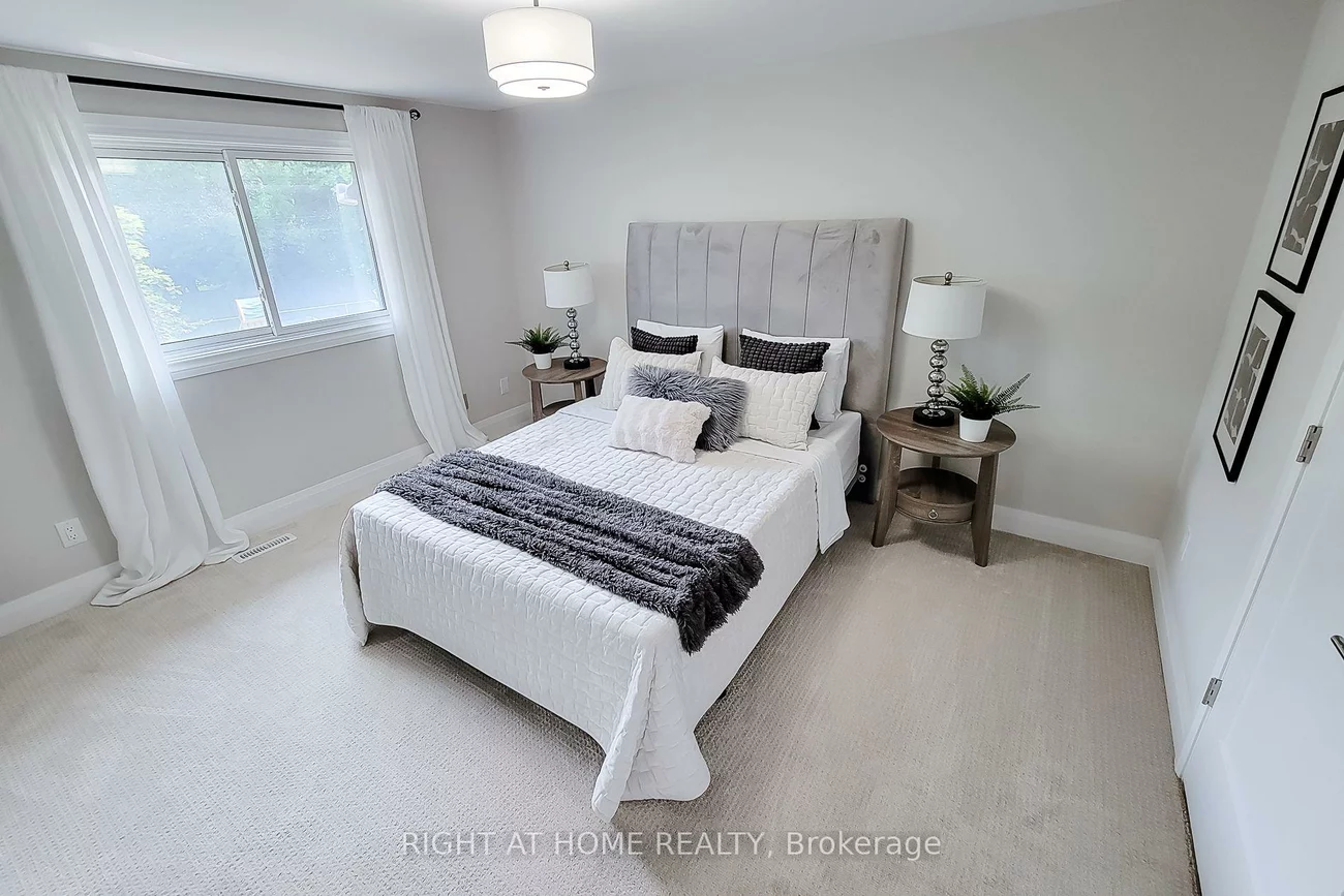 3574, Autumnleaf, Erin Mills, Mississauga
