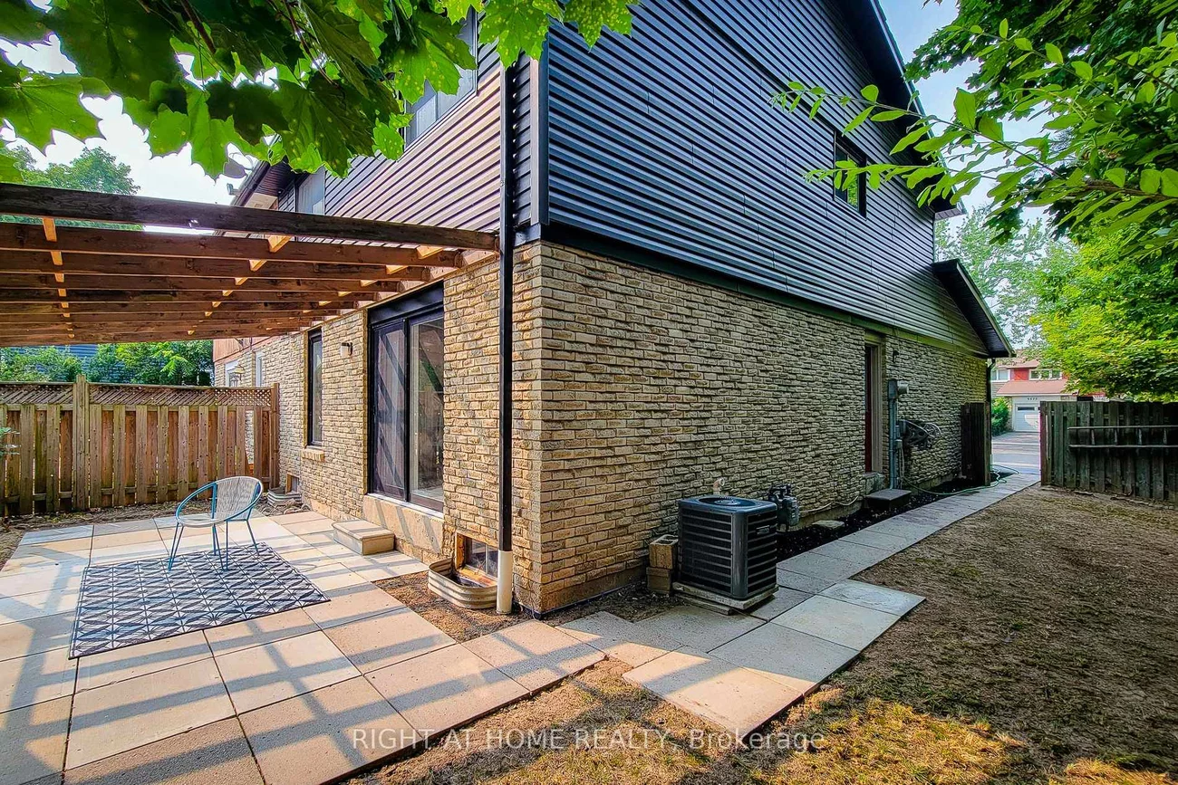 3574, Autumnleaf, Erin Mills, Mississauga