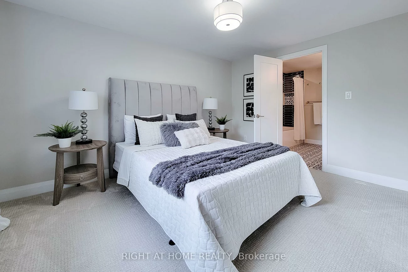 3574, Autumnleaf, Erin Mills, Mississauga