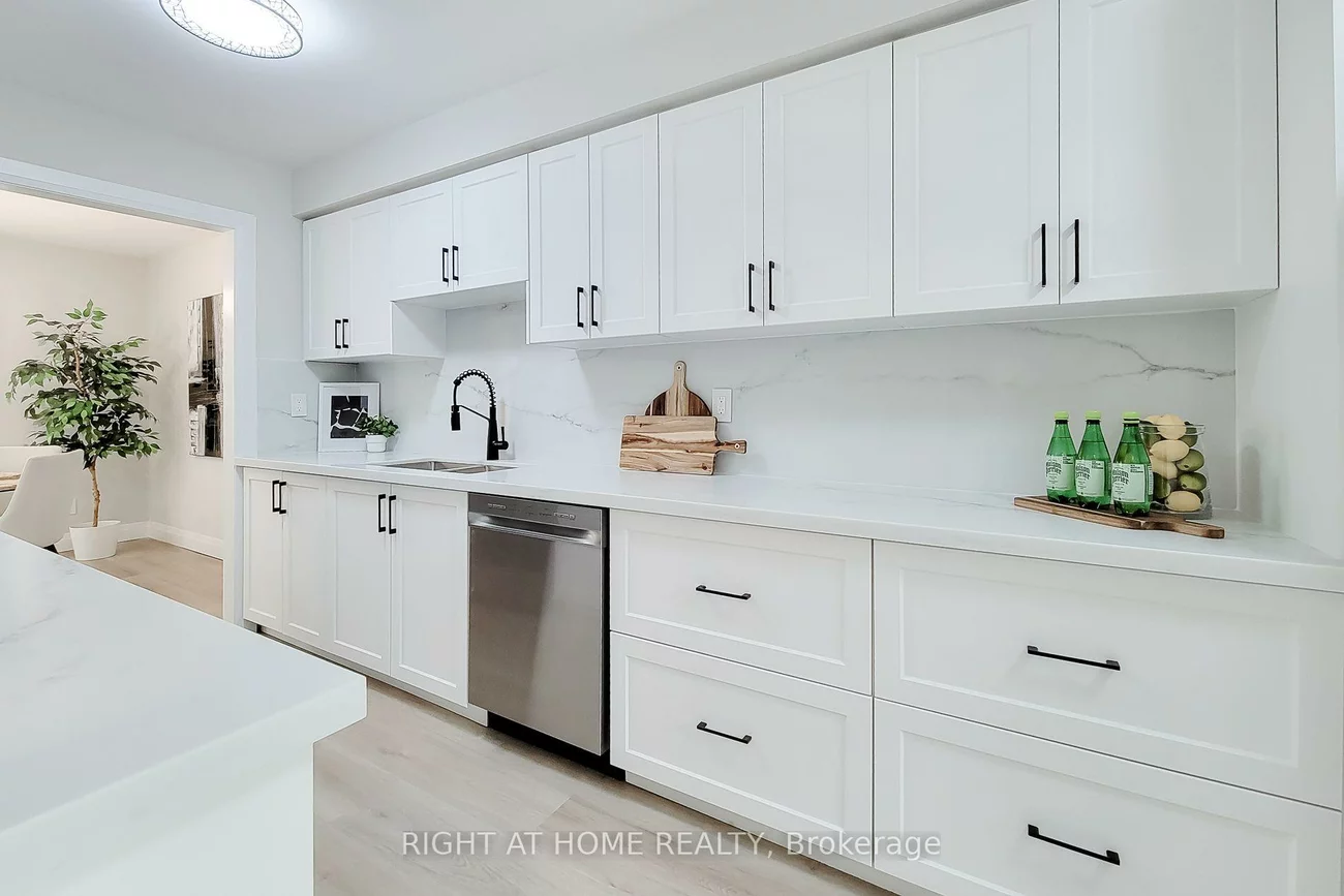 3574, Autumnleaf, Erin Mills, Mississauga
