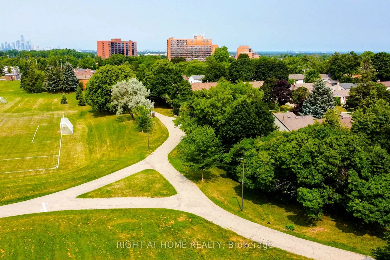 3574, Autumnleaf, Erin Mills, Mississauga