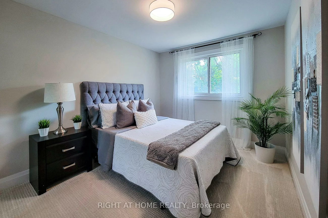 3574, Autumnleaf, Erin Mills, Mississauga
