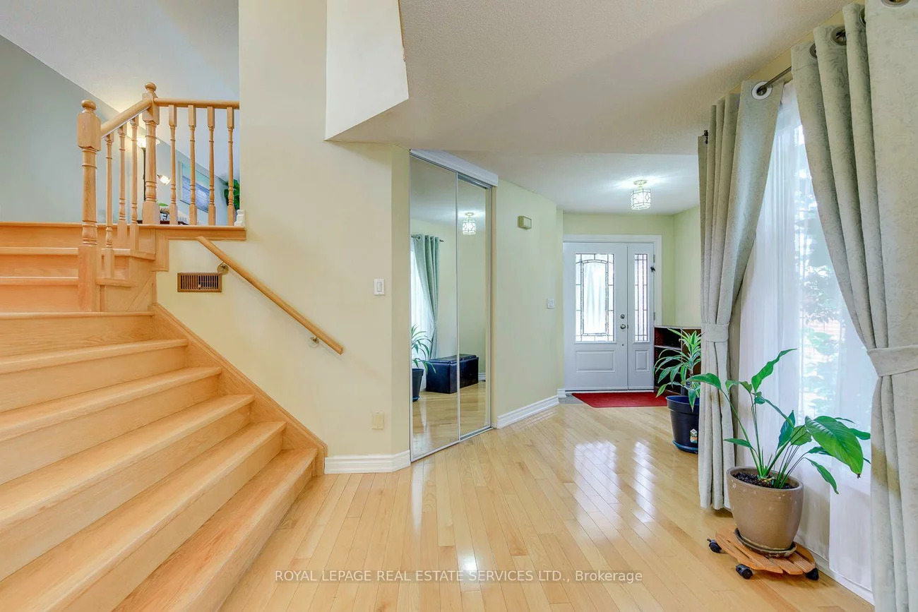 3364, Ingram, Erin Mills, Mississauga
