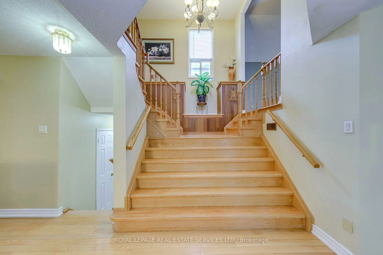 3364, Ingram, Erin Mills, Mississauga