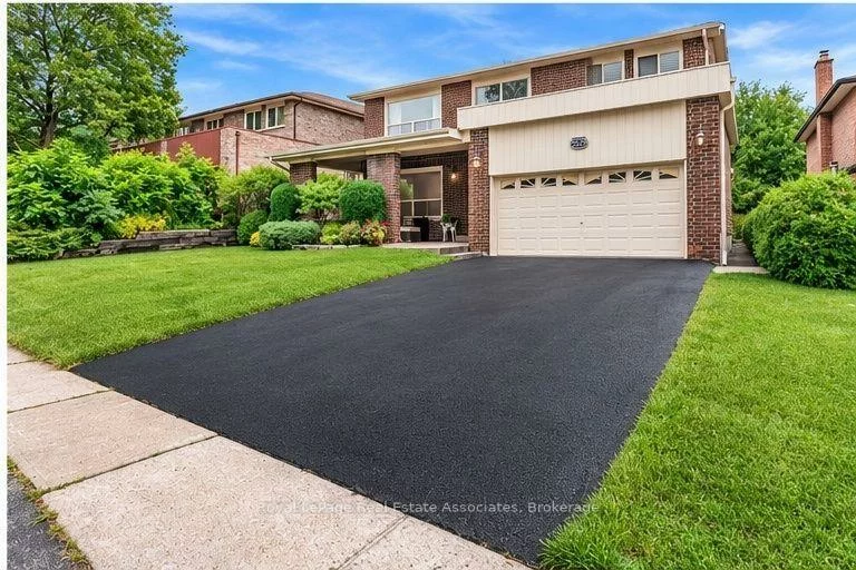 2529, Claymore, Erindale, Mississauga
