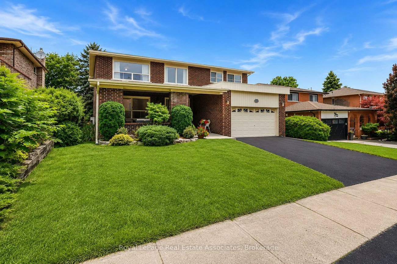 2529, Claymore, Erindale, Mississauga