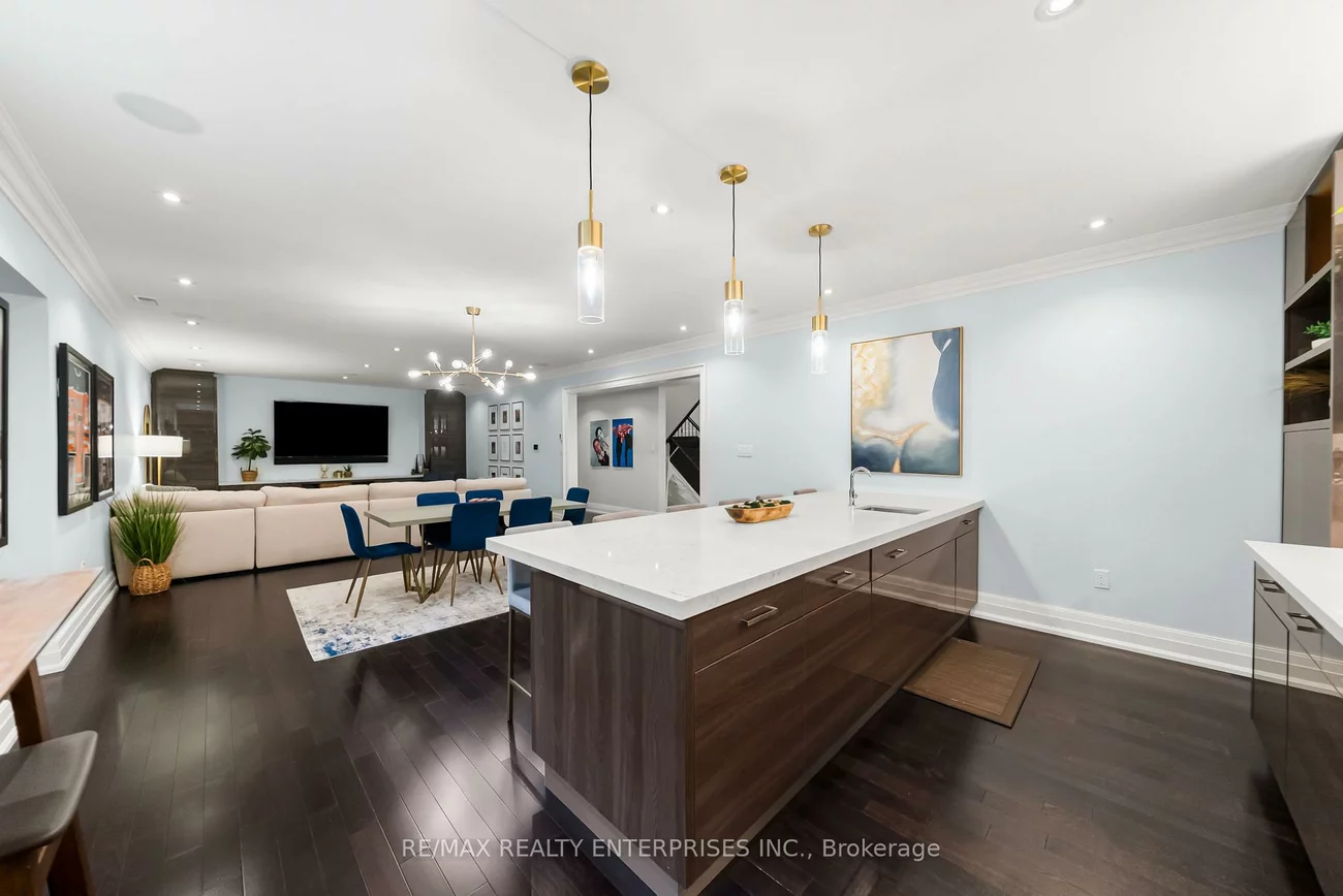 363, Niar, Mineola, Mississauga