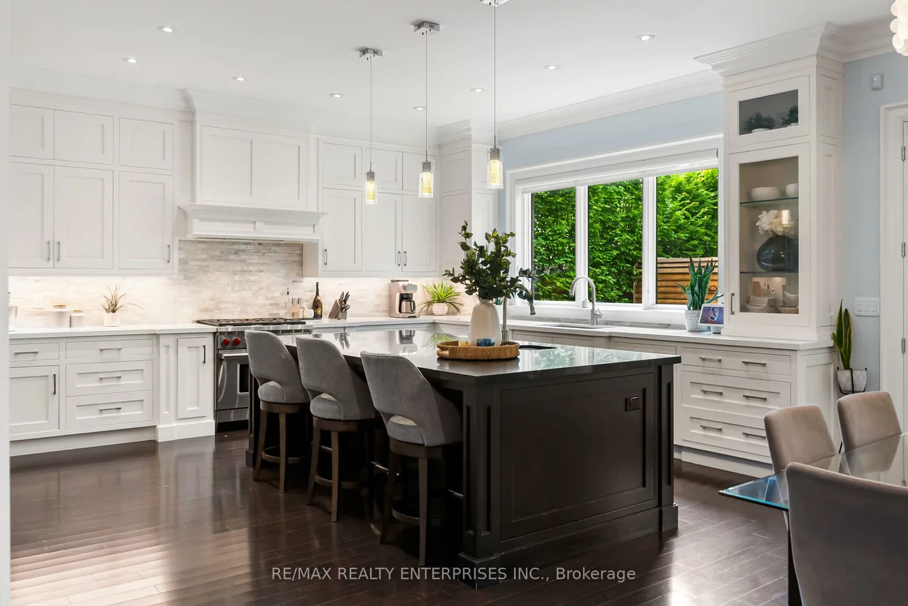 363, Niar, Mineola, Mississauga