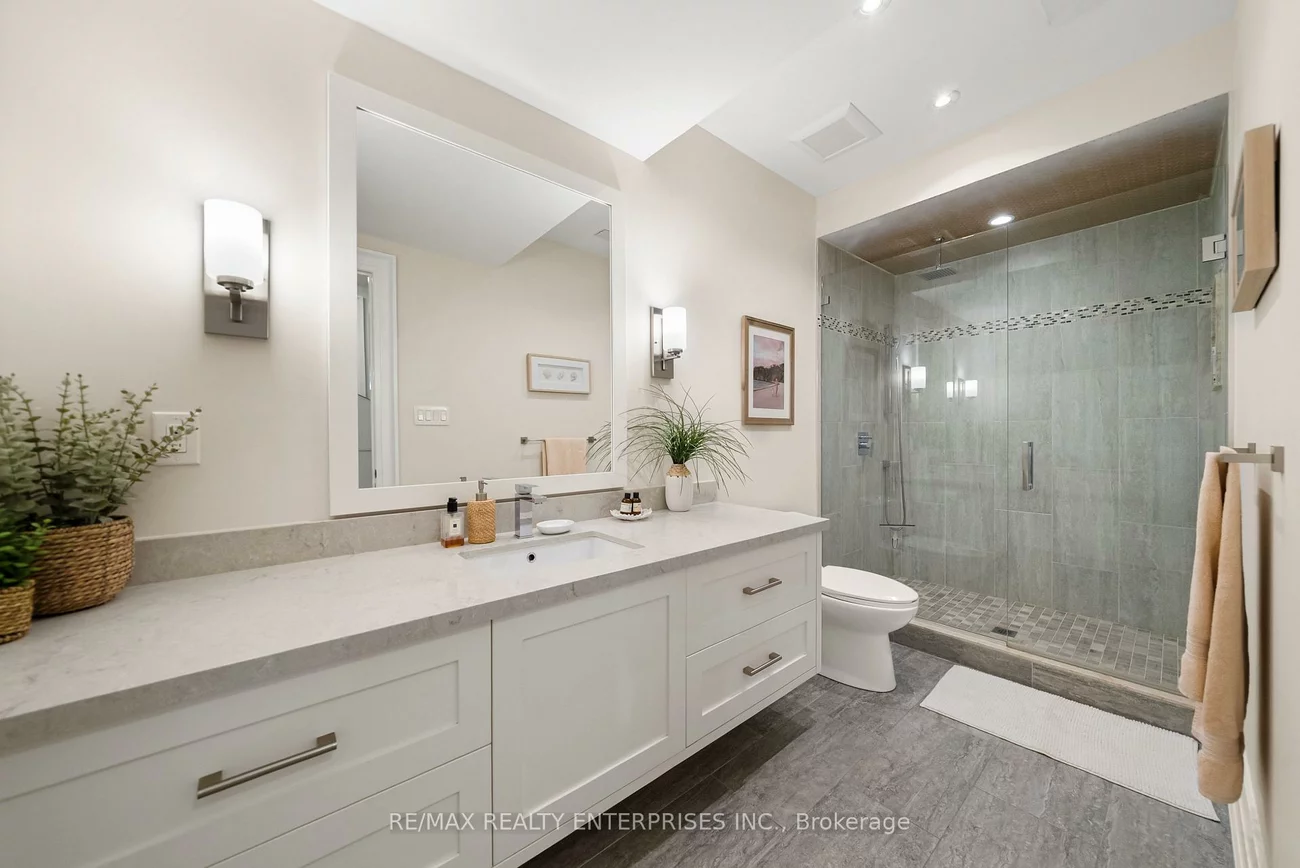 363, Niar, Mineola, Mississauga